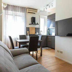 https://italianway-favretto-13.it-lombardy.com